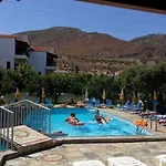 Krits فندق