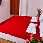 فندق Krits