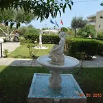 فندق Krits 3*