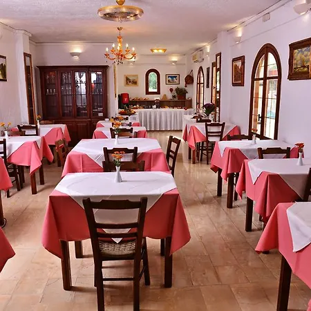 Hotel Krits 3*